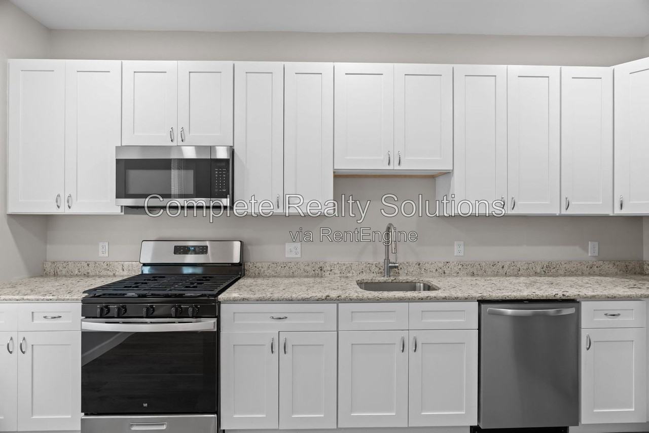 3680 Blow St - Photo 5 of 19