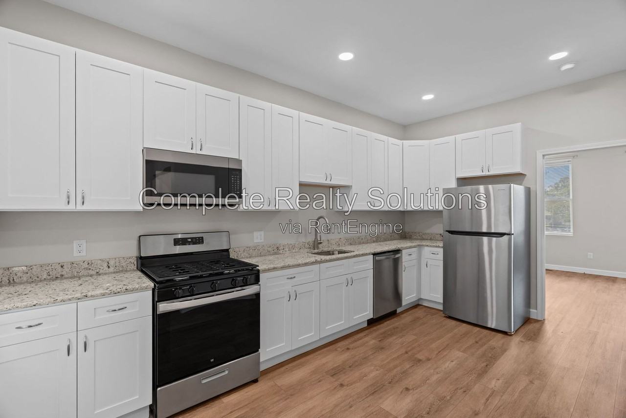 3680 Blow St - Photo 6 of 19