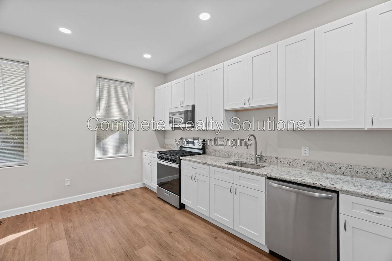 3680 Blow St - Photo 7 of 19