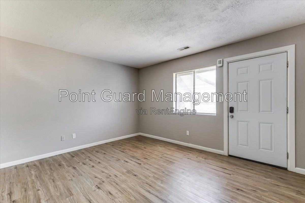 3041 Jackson North Avenue #4 - Photo 3 of 24