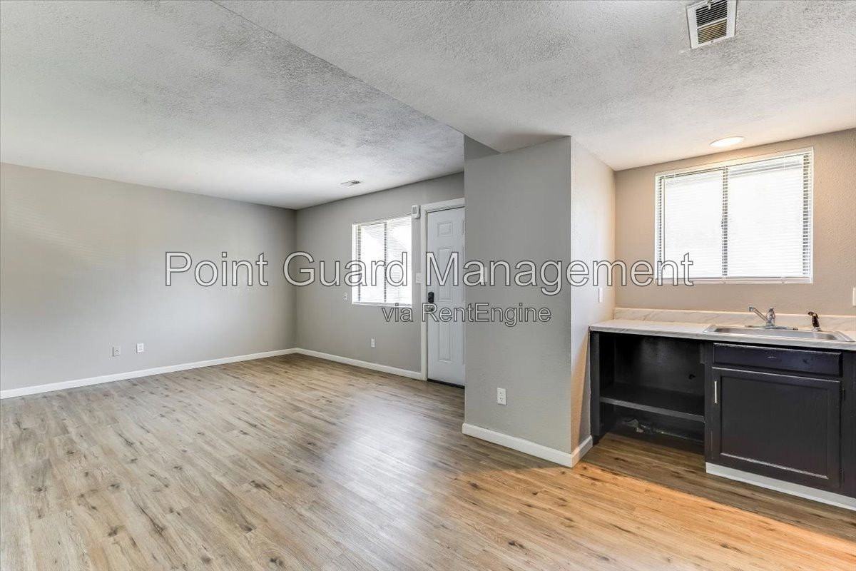3041 Jackson North Avenue #4 - Photo 7 of 24