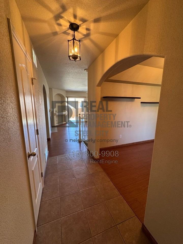 2313 Longhorn Dr - Photo 3 of 8