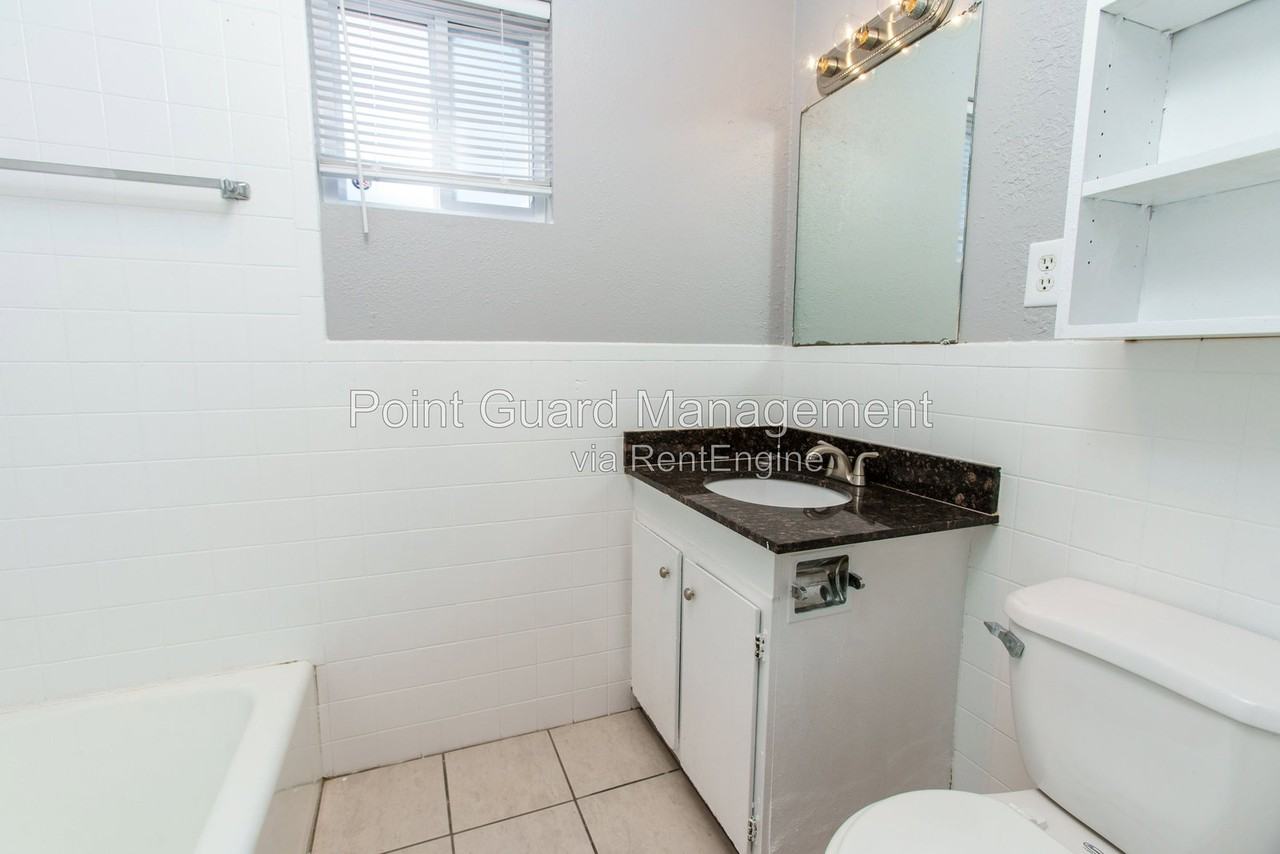 808 N West St #31 - Photo 5 of 13