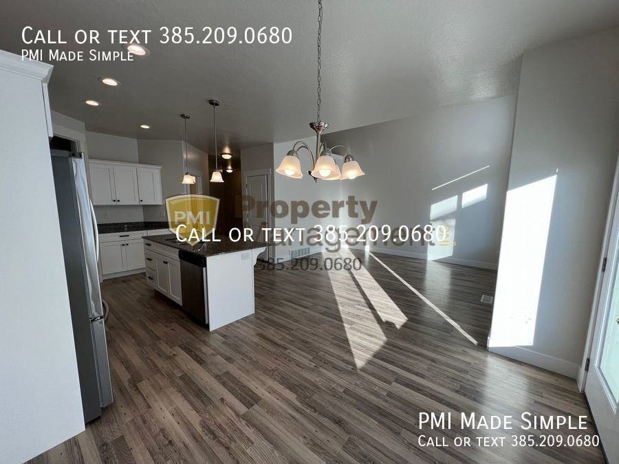 291 W 590 N - Photo 3 of 22