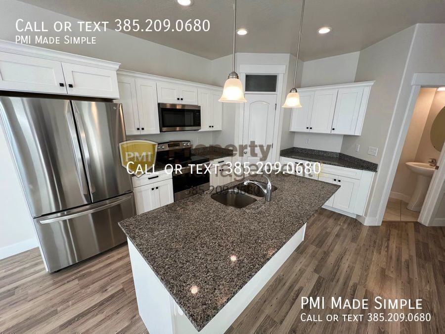 291 W 590 N - Photo 4 of 22