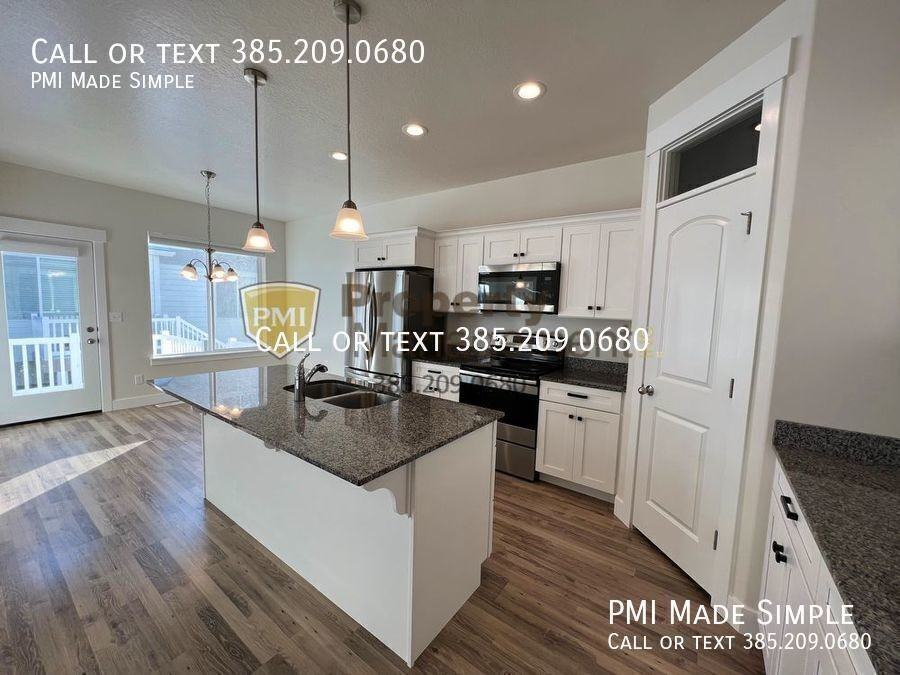 291 W 590 N - Photo 5 of 22