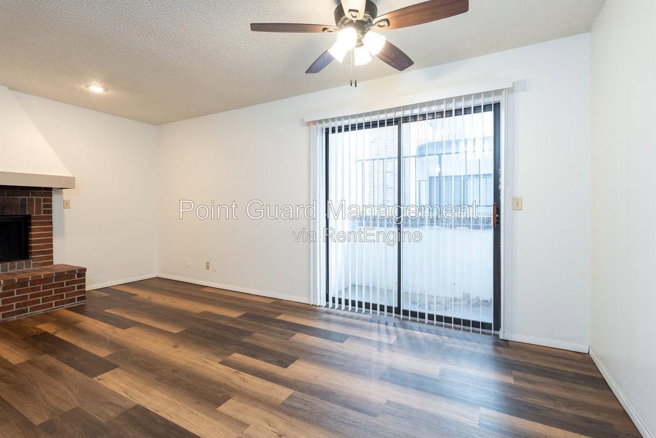 900 N Waco Ave #2109 - Photo 2 of 16
