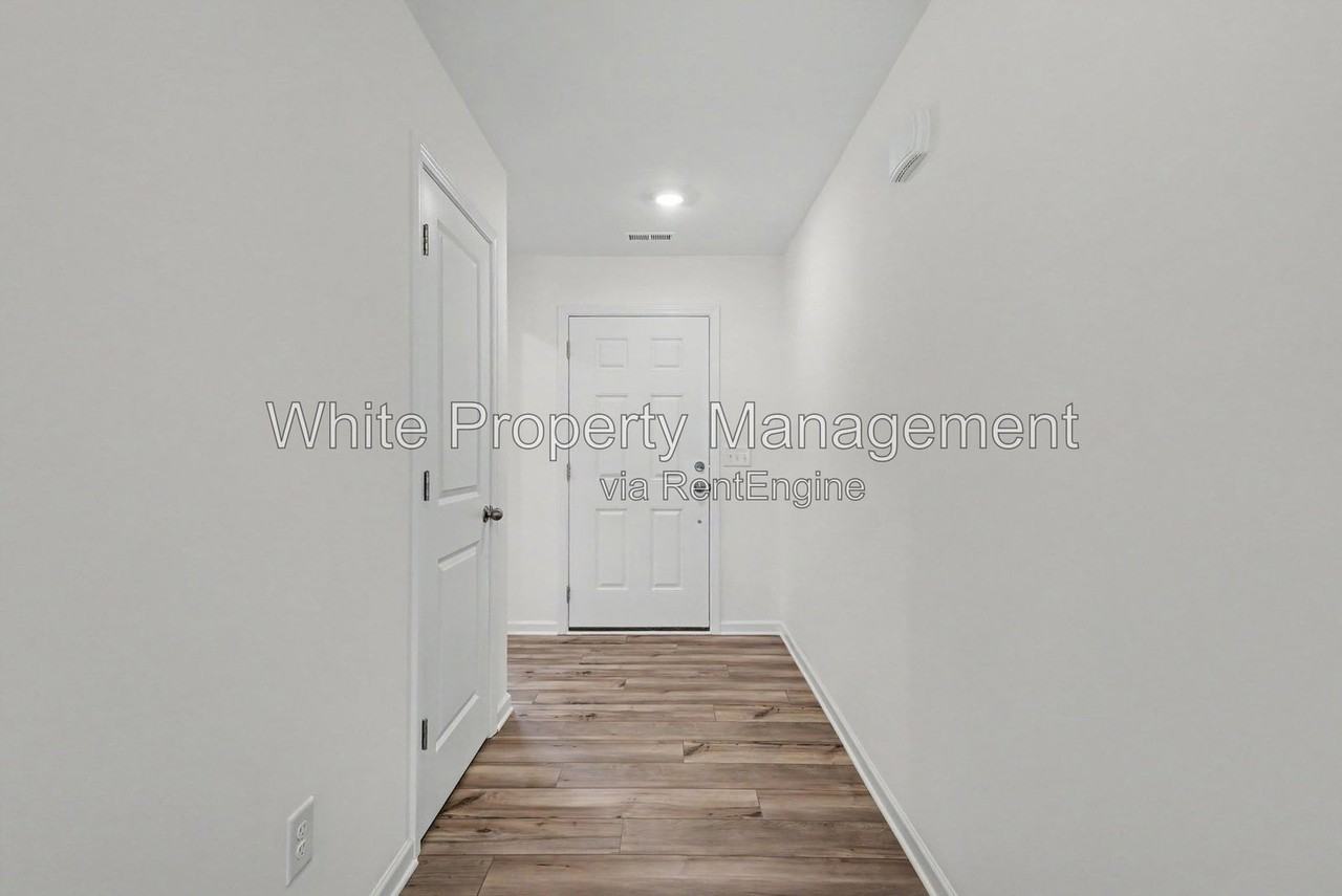 313 W 18th St - Photo 3 of 30
