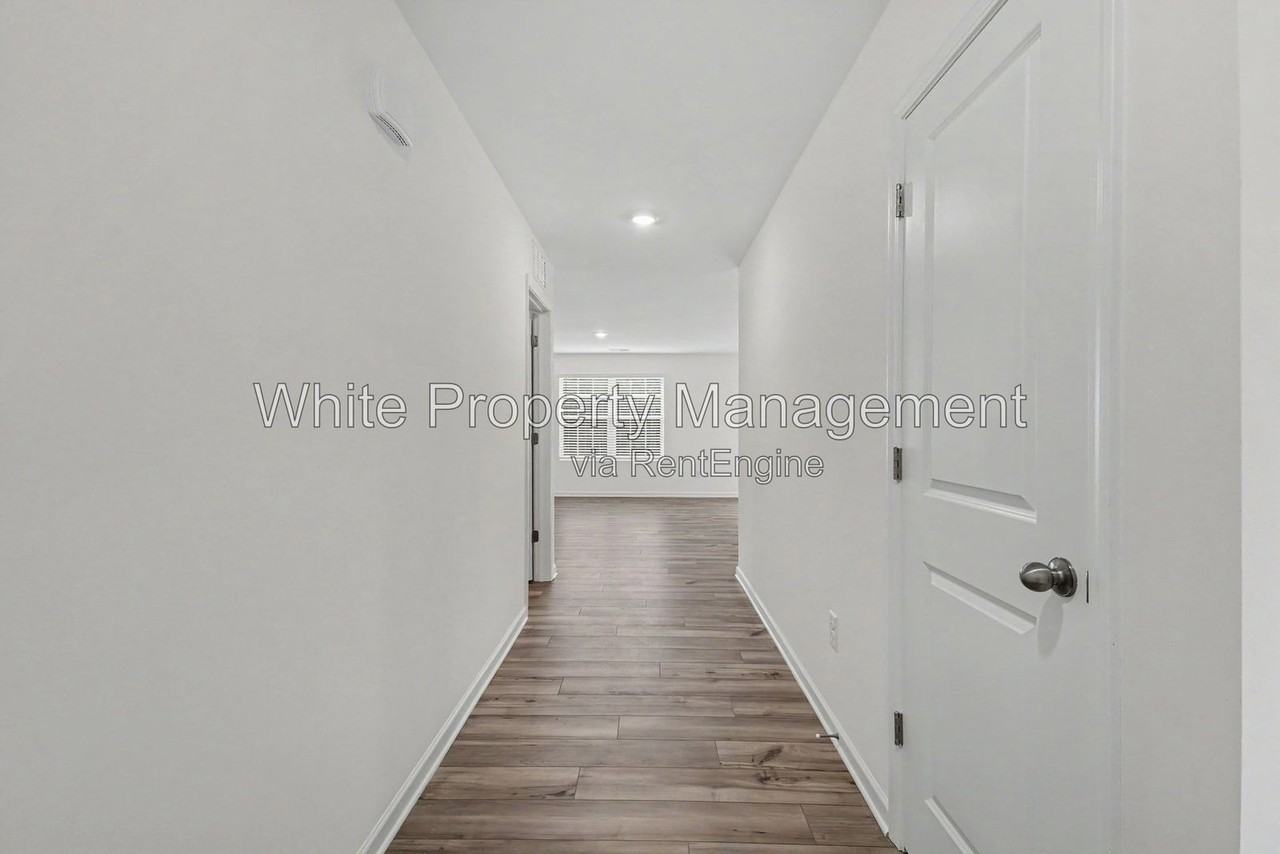313 W 18th St - Photo 4 of 30