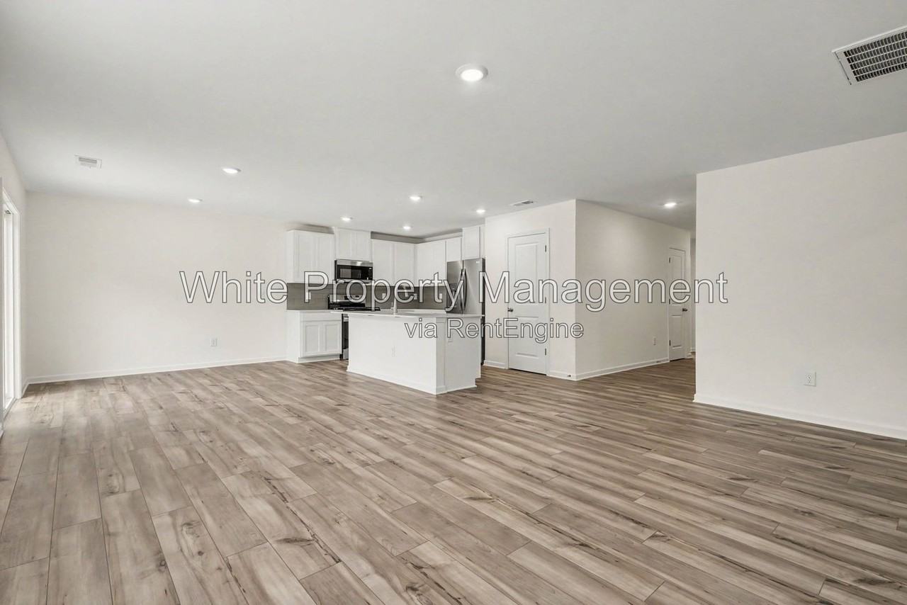 313 W 18th St - Photo 6 of 30