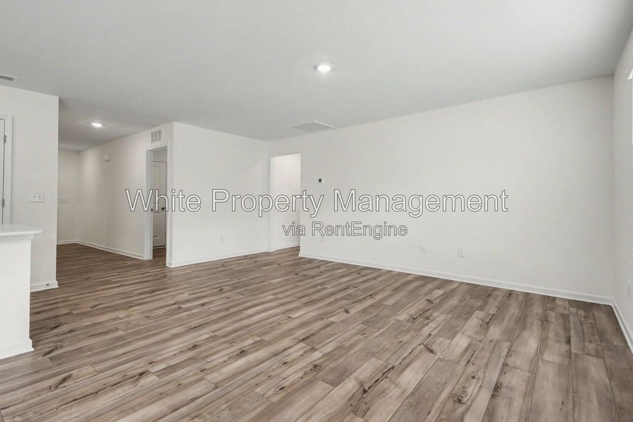 313 W 18th St - Photo 7 of 30