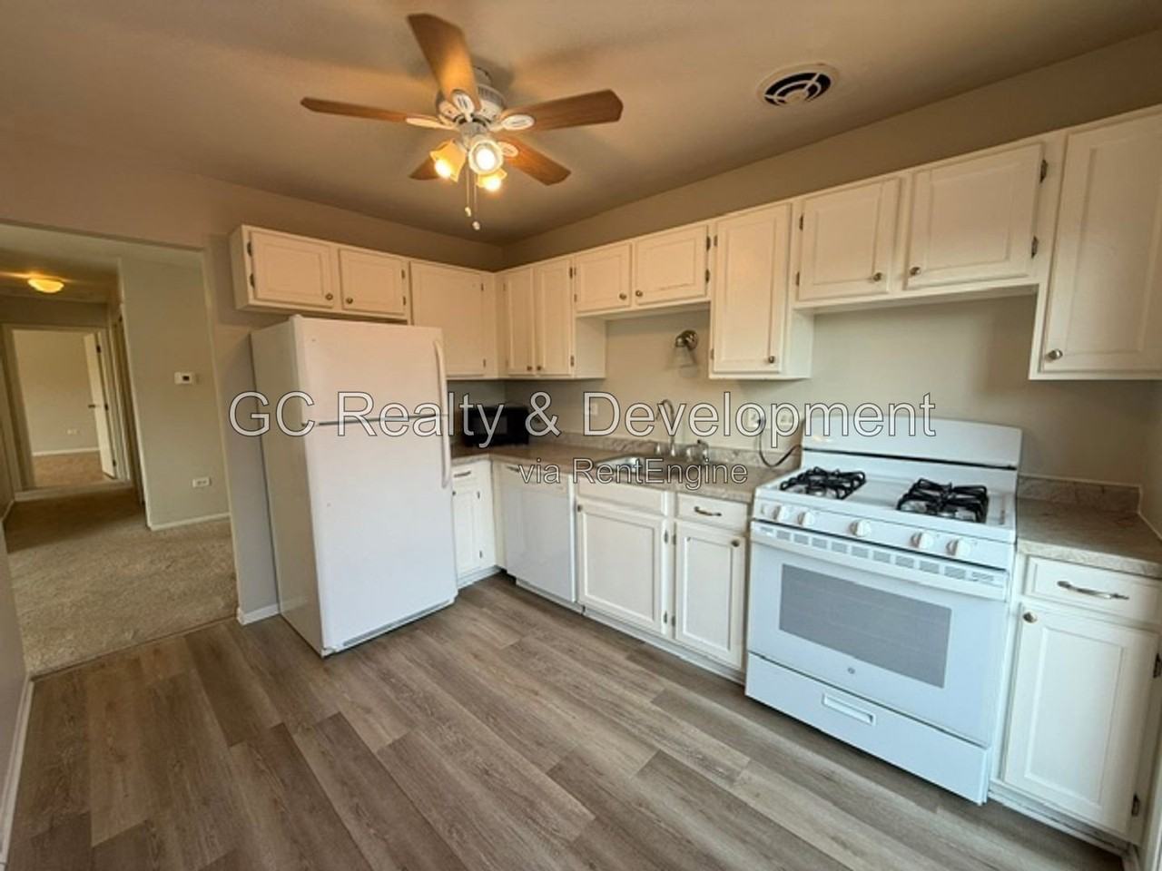 1052 Glouchester Hbr - Photo 7 of 19
