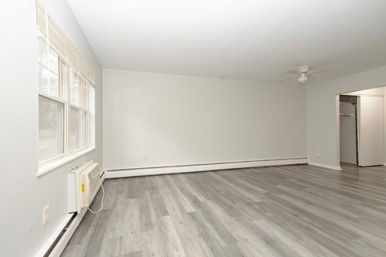 6419 Montgomery Rd #B4 - Photo 5 of 19