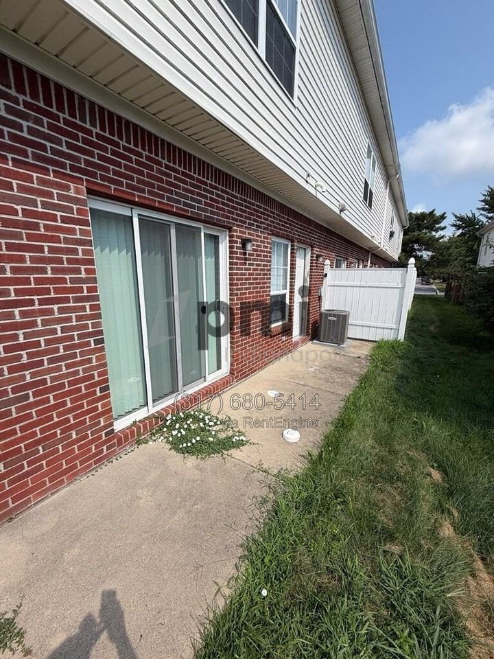 1811 Winfield Park Dr - Photo 3 of 36