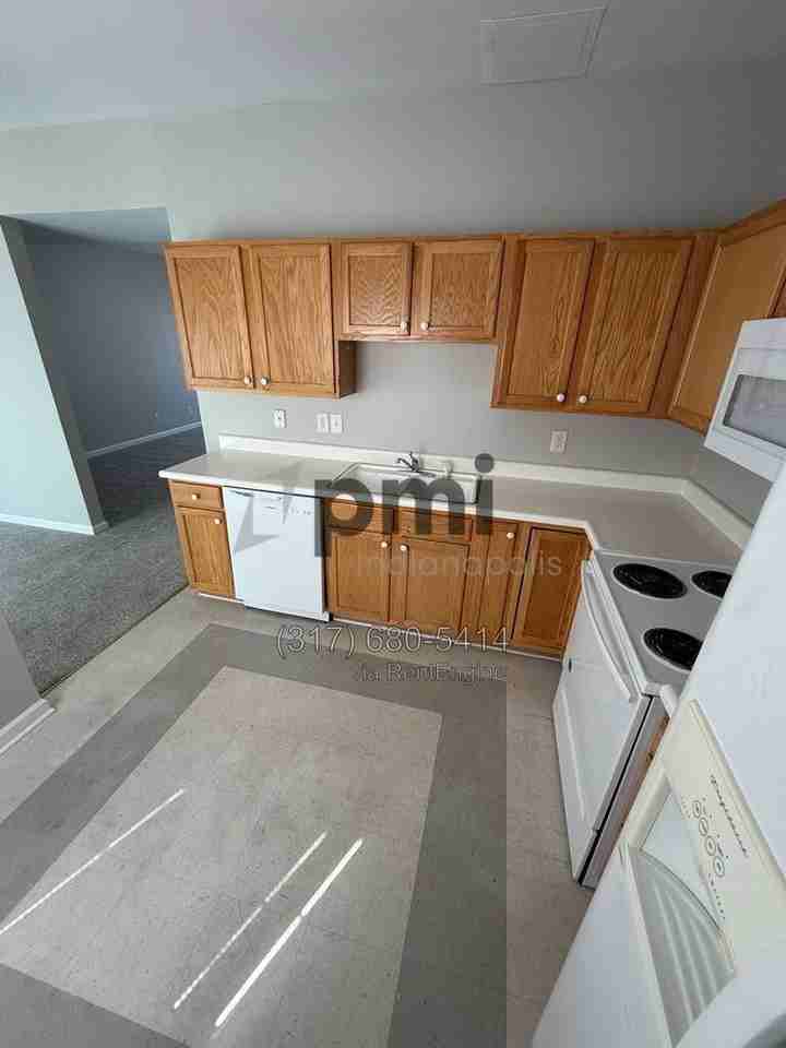 1811 Winfield Park Dr - Photo 4 of 36