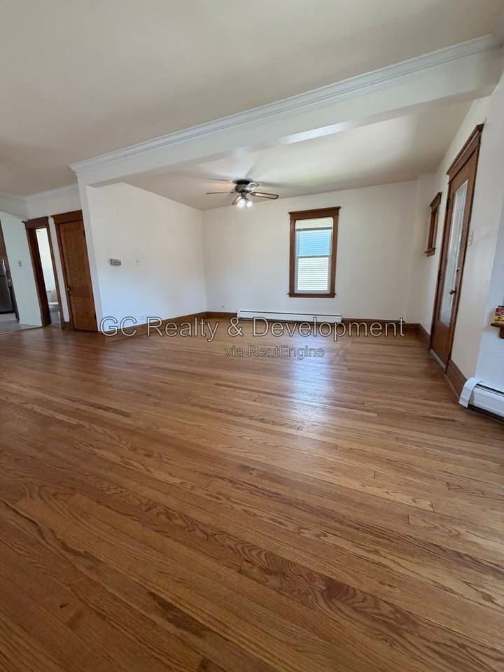 837 Thomas Ave #1 - Photo 5 of 21