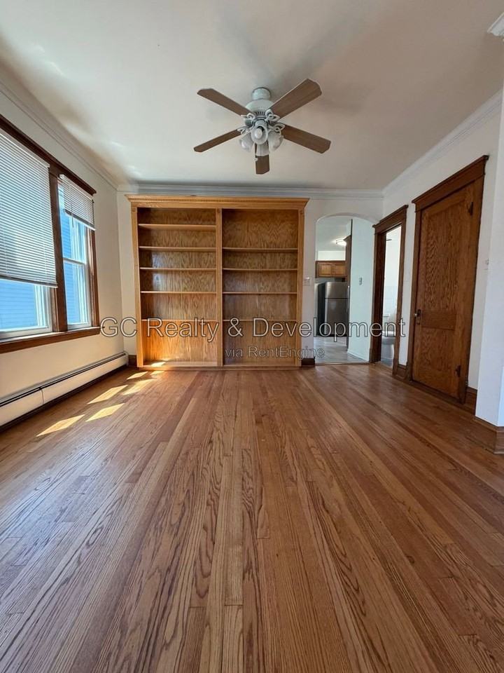 837 Thomas Ave #1 - Photo 6 of 21