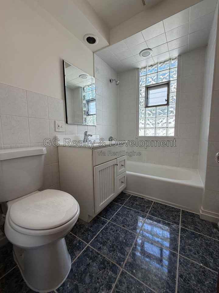 837 Thomas Ave #1 - Photo 7 of 21