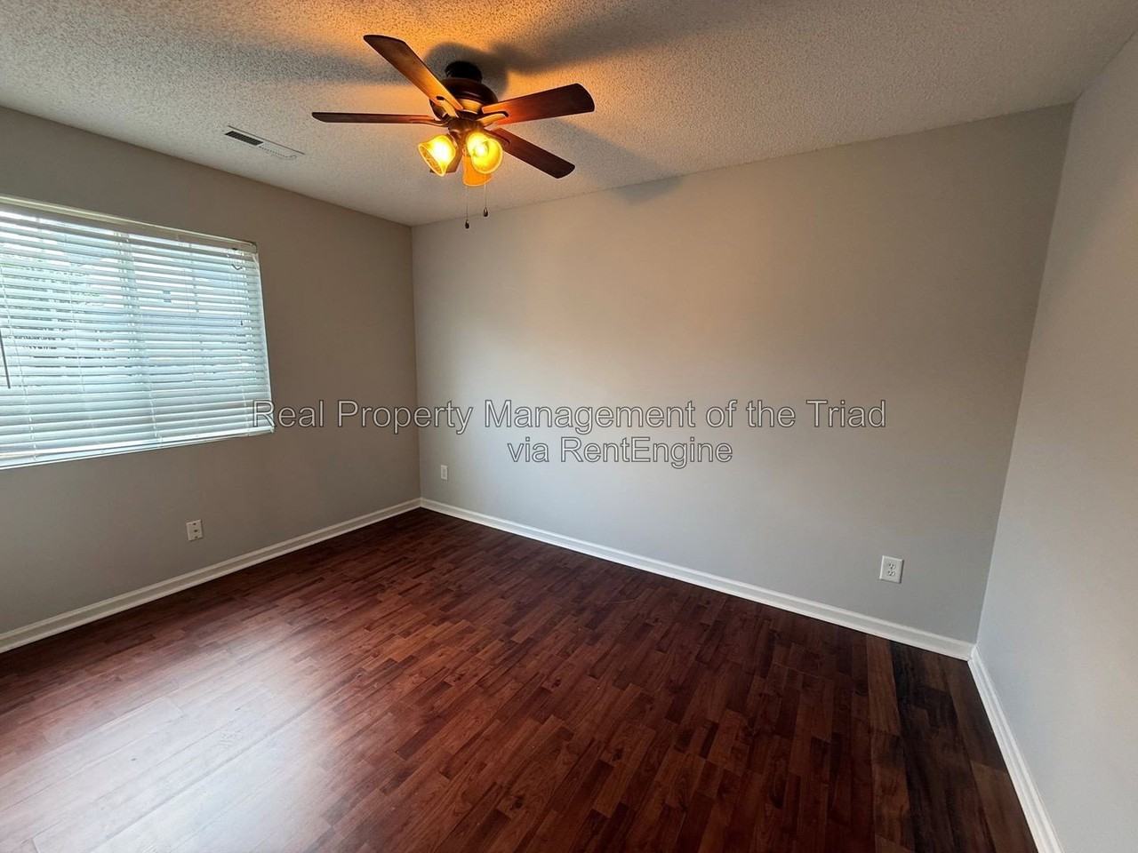 809 Topsail Dr - Photo 3 of 23