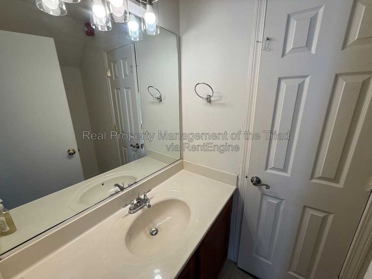 809 Topsail Dr - Photo 7 of 23