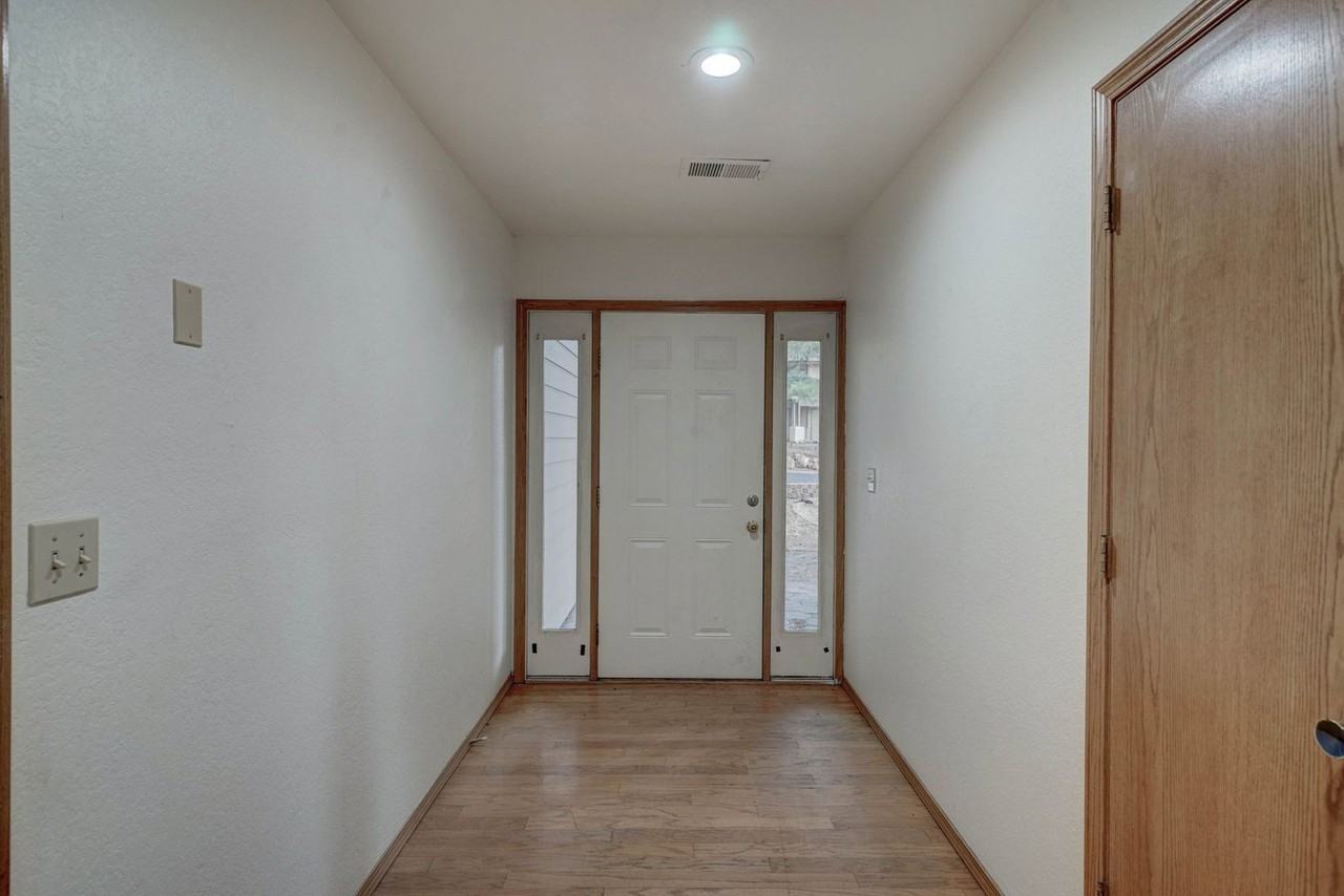 1540 N Spanish Moss Way - Photo 5 of 29