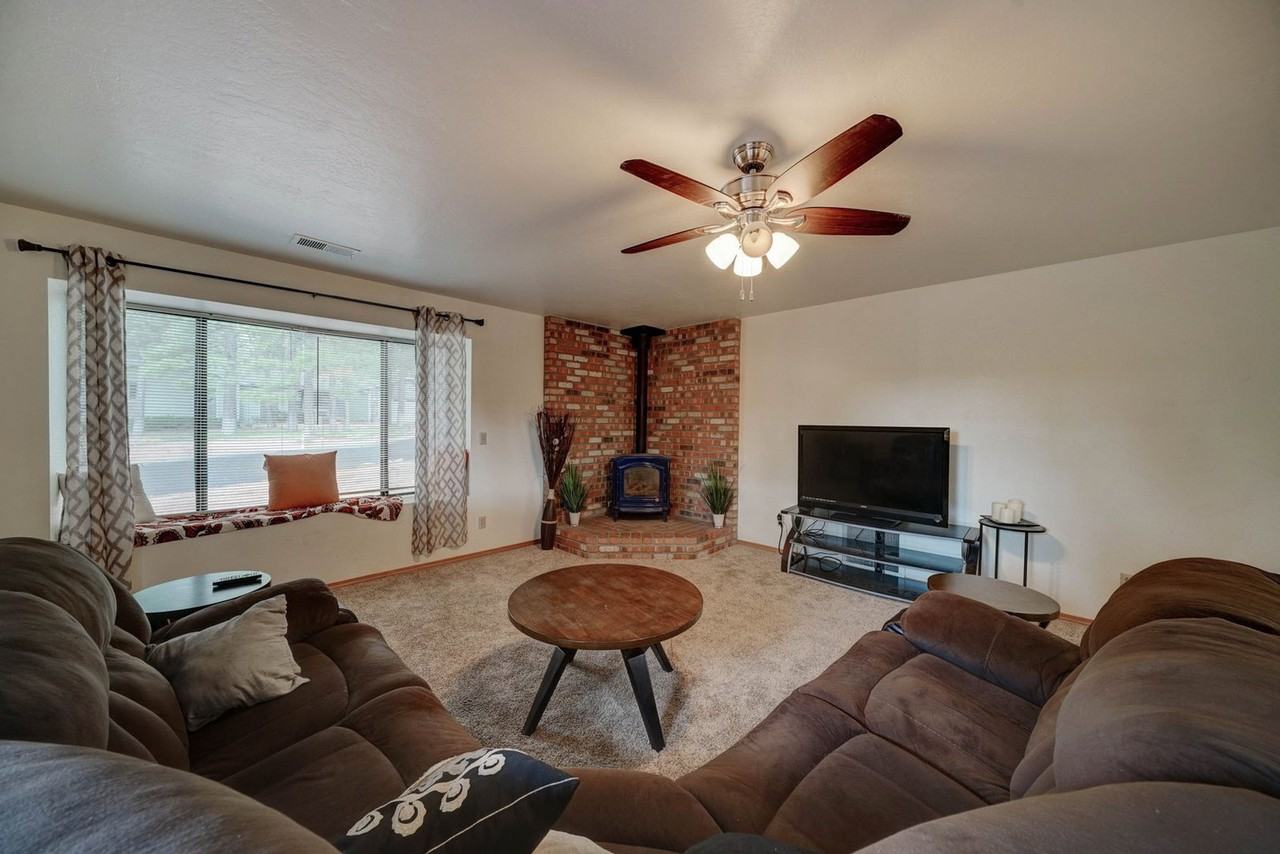 1540 N Spanish Moss Way - Photo 7 of 29