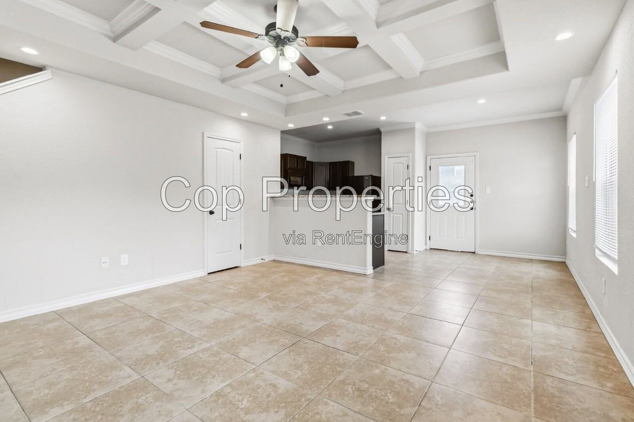6011 Jax Way #104 - Photo 5 of 33