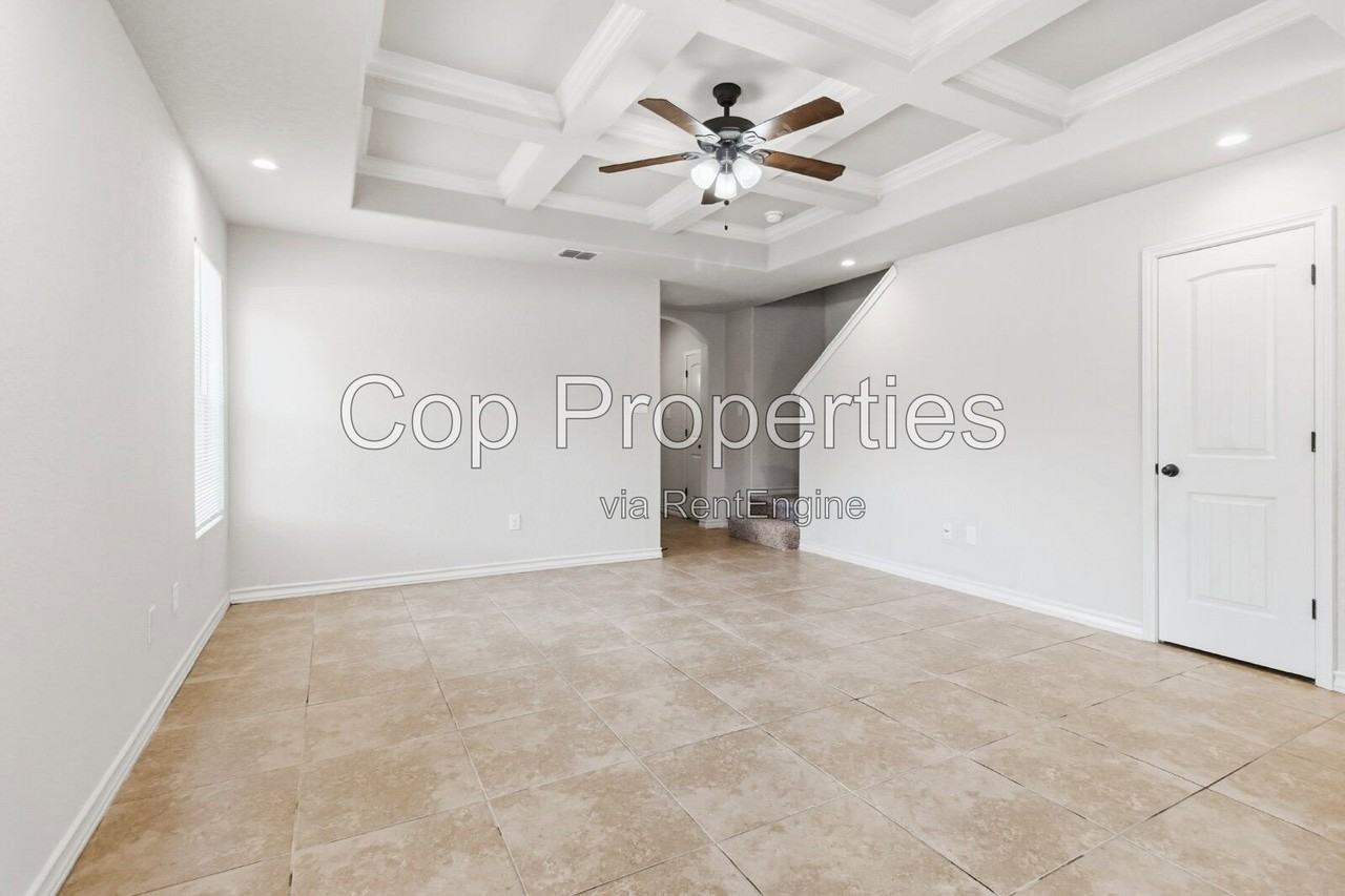 6011 Jax Way #104 - Photo 7 of 33