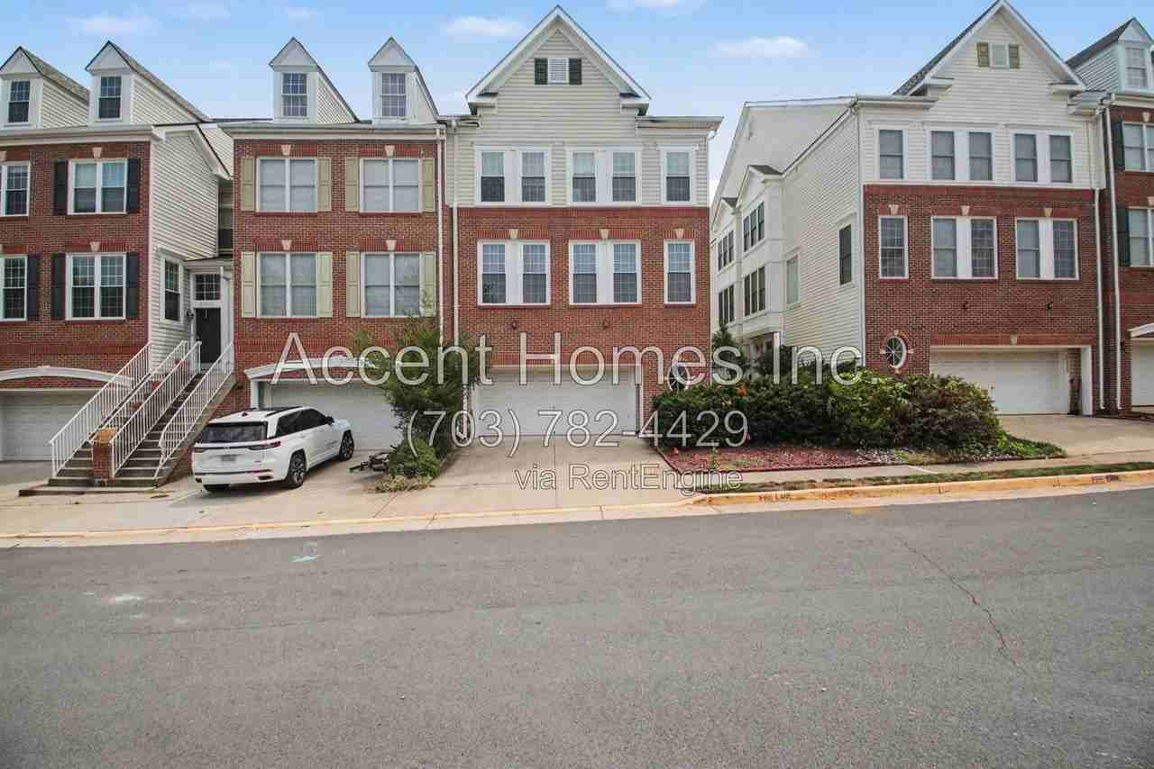 20864 Pitt Ter