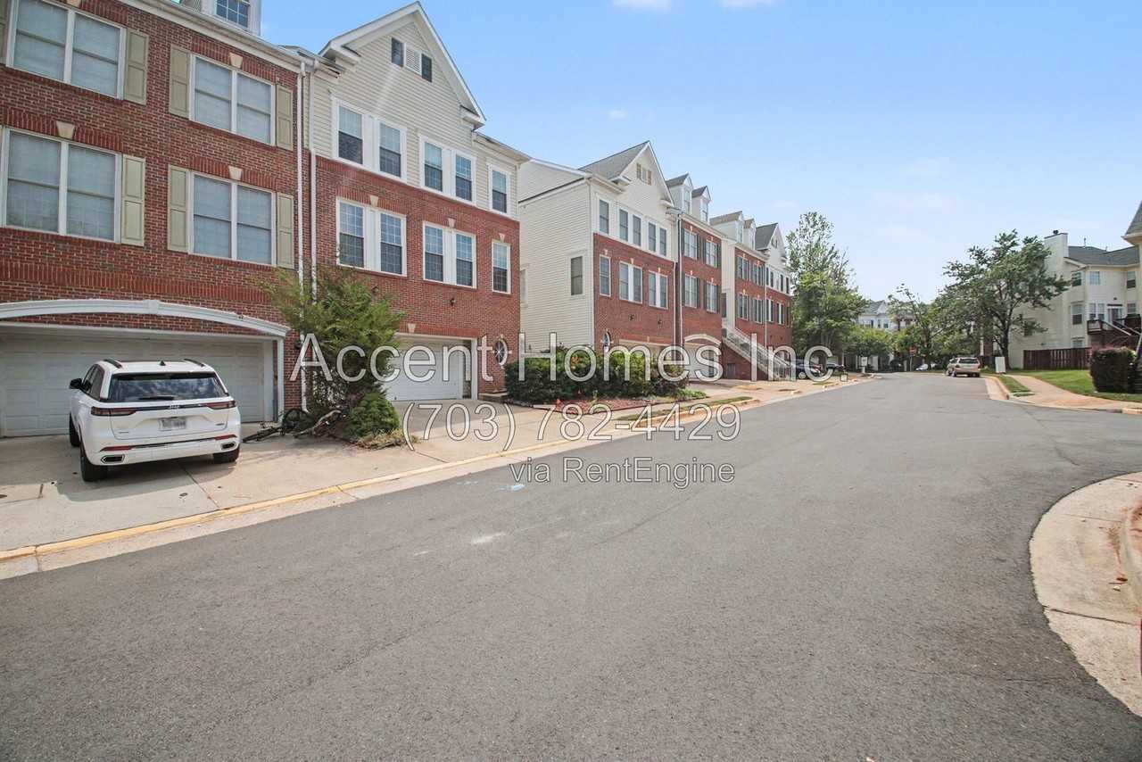 20864 Pitt Ter - Photo 2 of 28