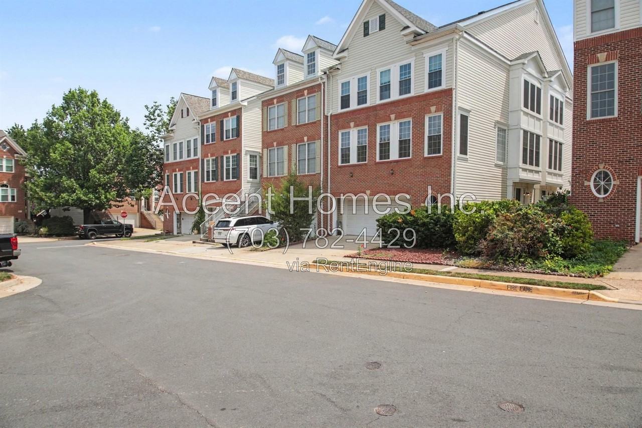 20864 Pitt Ter - Photo 3 of 28