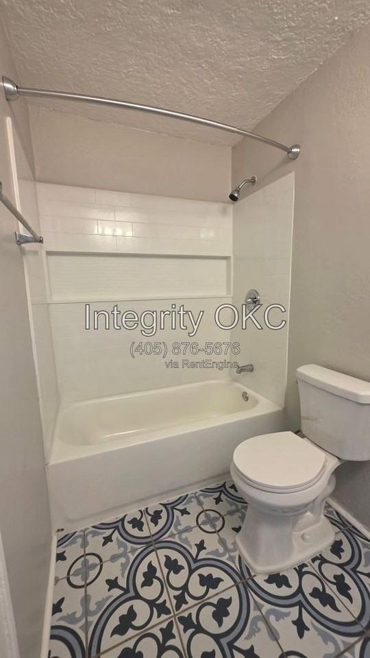 306 E Hughbert St - Photo 7 of 17