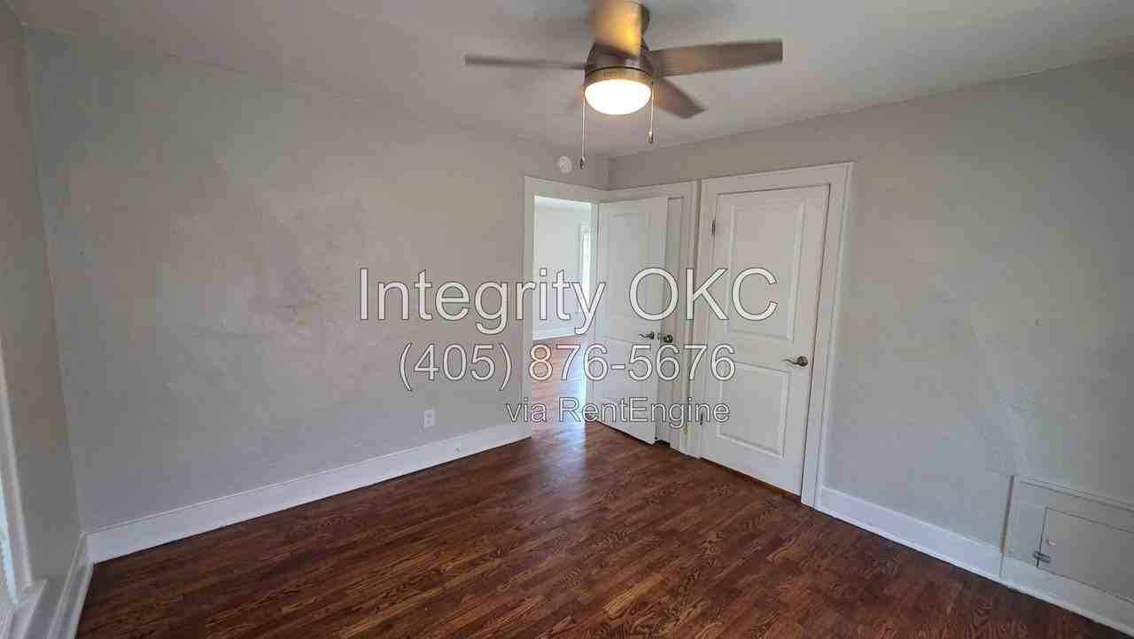 306 E Hughbert St - Photo 5 of 17