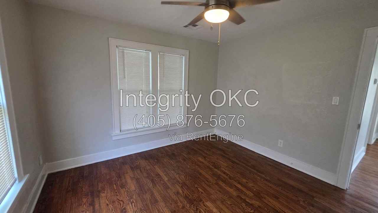 306 E Hughbert St - Photo 7 of 17