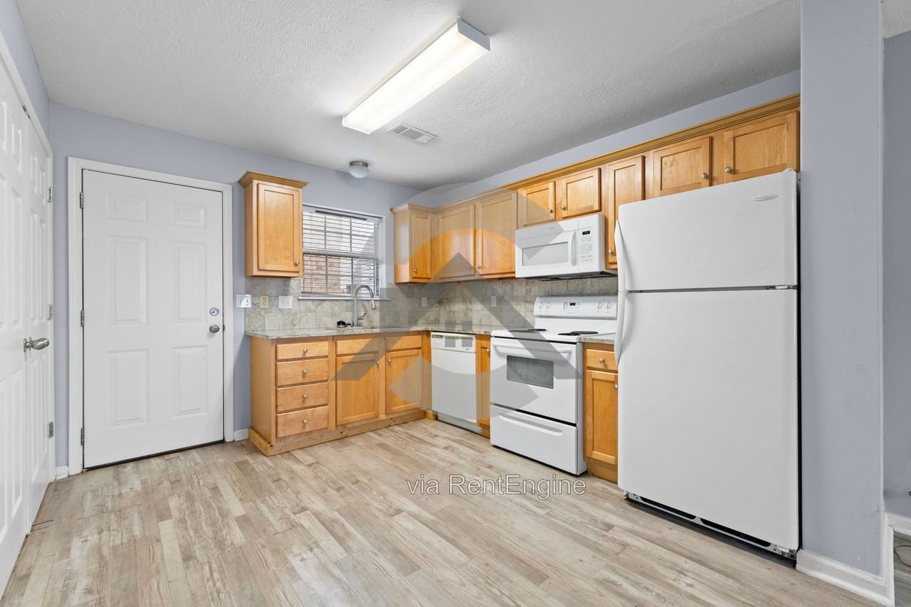 2022 Erbach St #4 - Photo 4 of 12