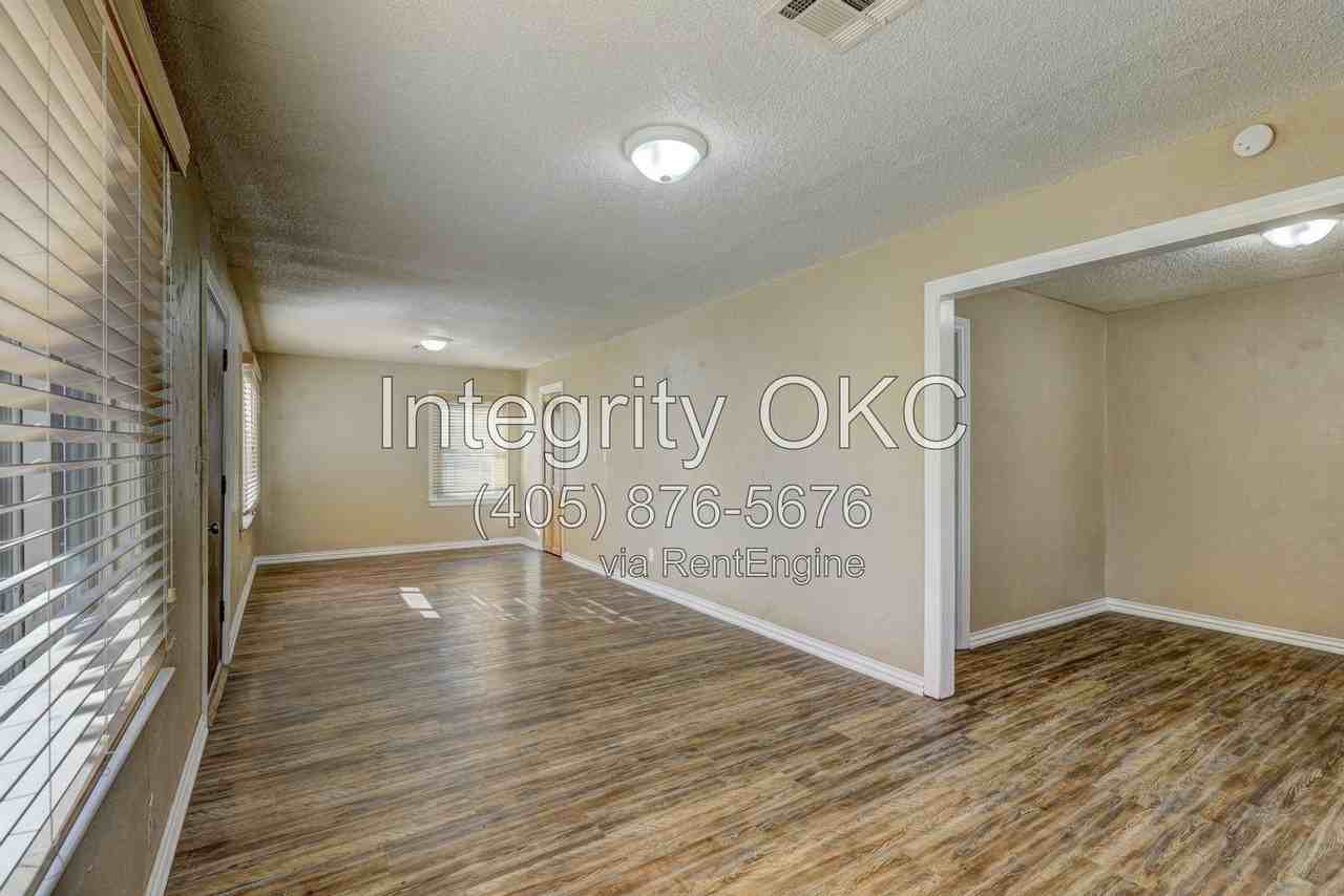1713 N Page Ave - Photo 6 of 50