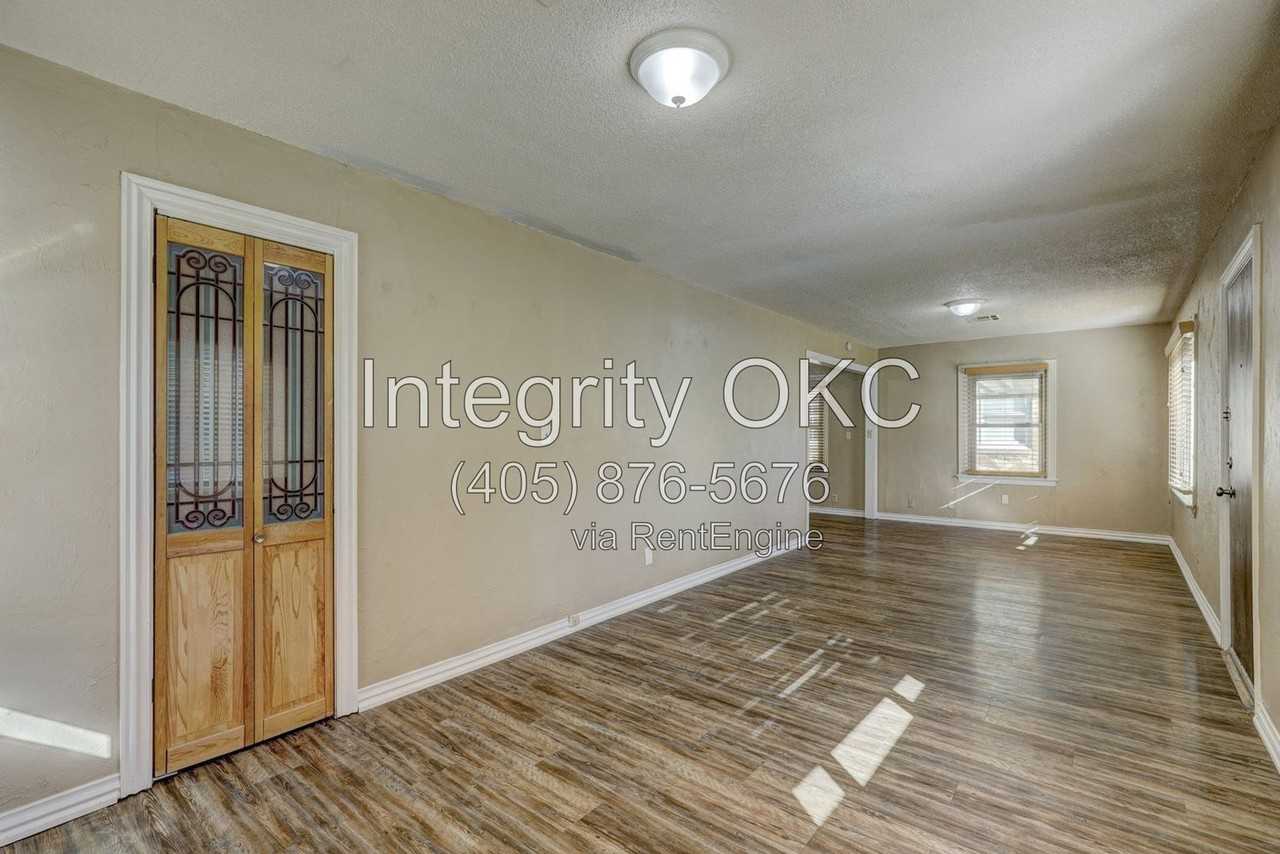 1713 N Page Ave - Photo 7 of 50