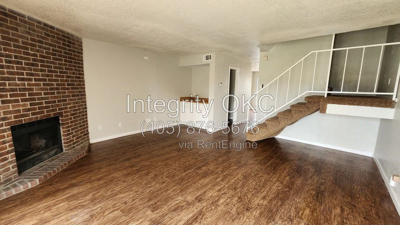 1315 Eastgate Dr - Photo 3 of 15