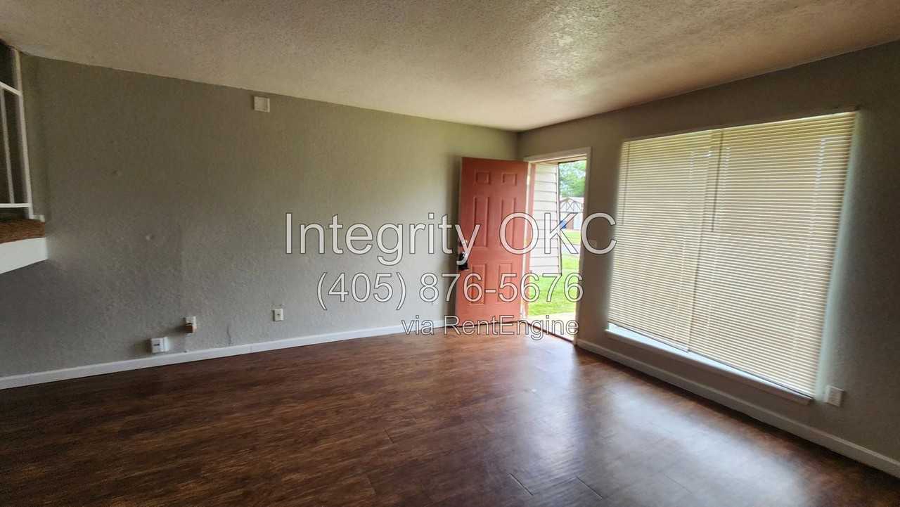 1315 Eastgate Dr - Photo 6 of 15