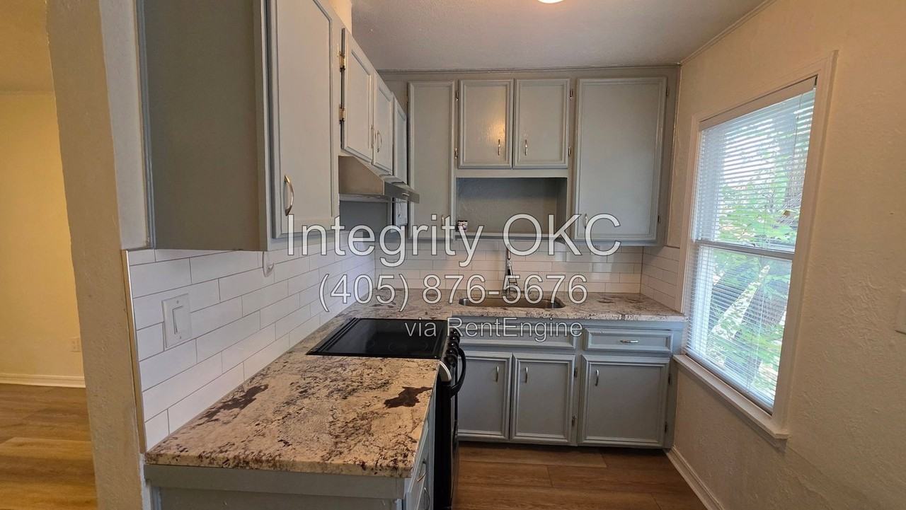2816 N Walker Ave - Photo 7 of 15