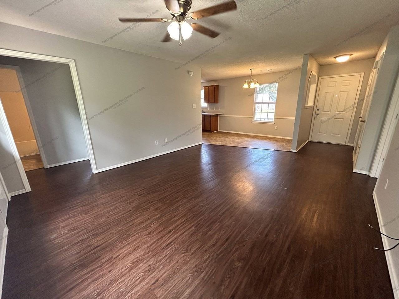 1911 Whippoorwill Dr - Photo 3 of 19