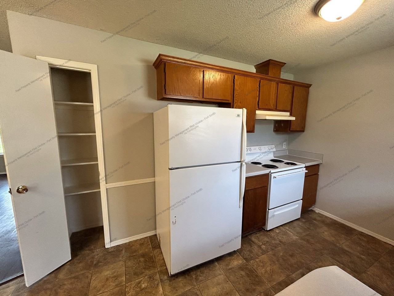 1911 Whippoorwill Dr - Photo 6 of 19