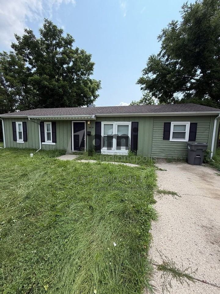 9819 Bishop Ct - Photo 2 of 40