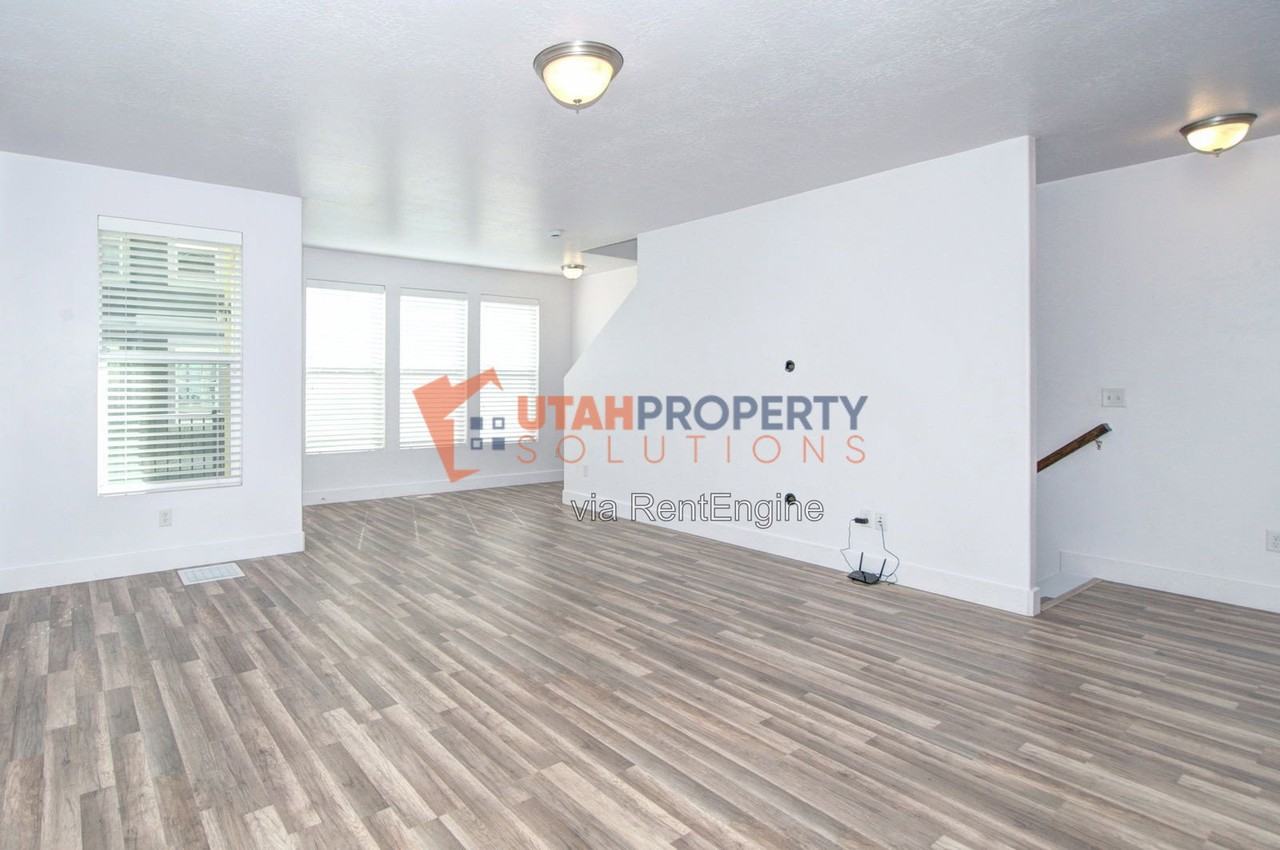 1790 W Dalmeny Way - Photo 7 of 25