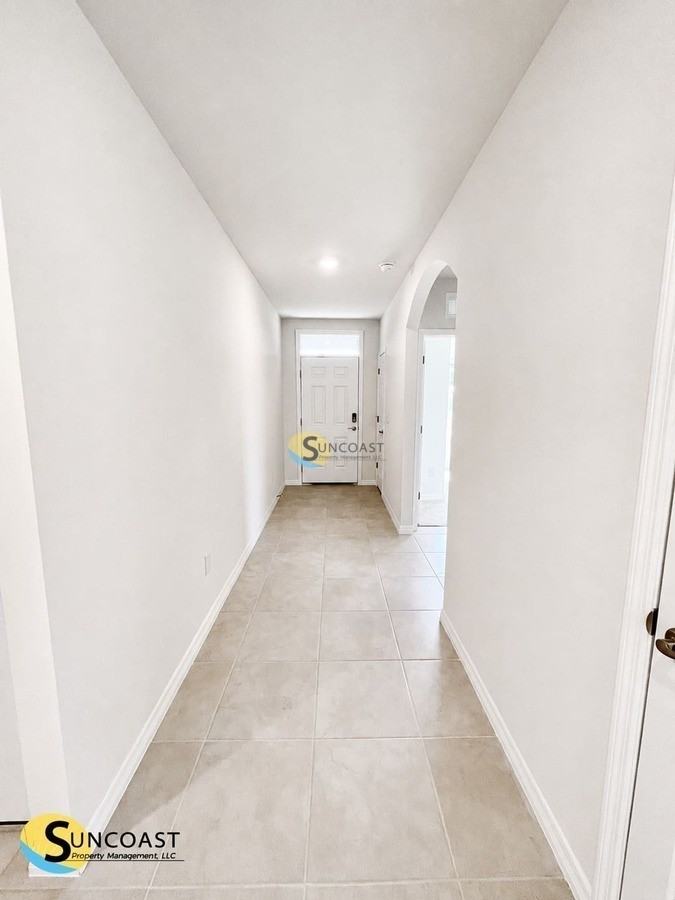 2518 Ne 6th Pl - Photo 4 of 44
