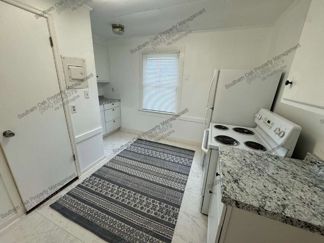 512 Johnson St #B - Photo 4 of 10