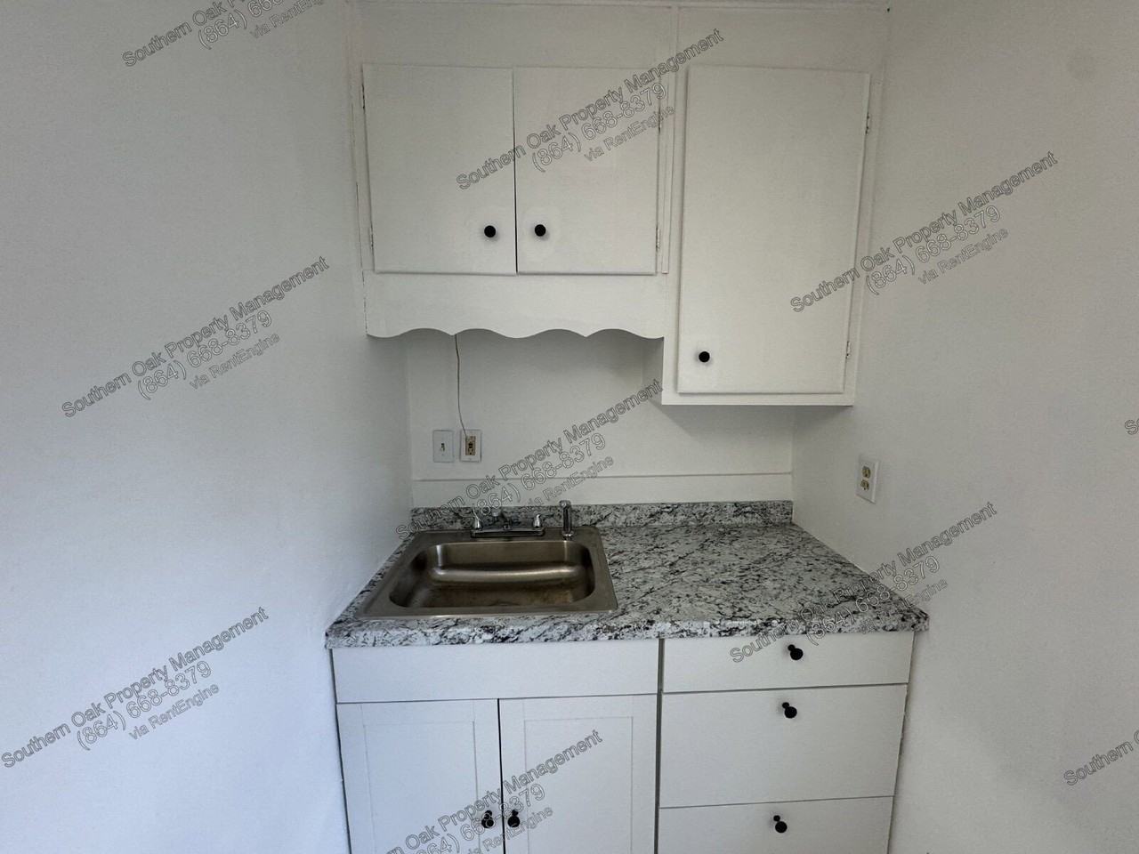 512 Johnson St #B - Photo 6 of 10