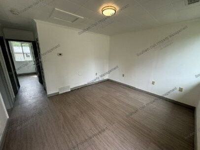 216 Summit St - Photo 2 of 7