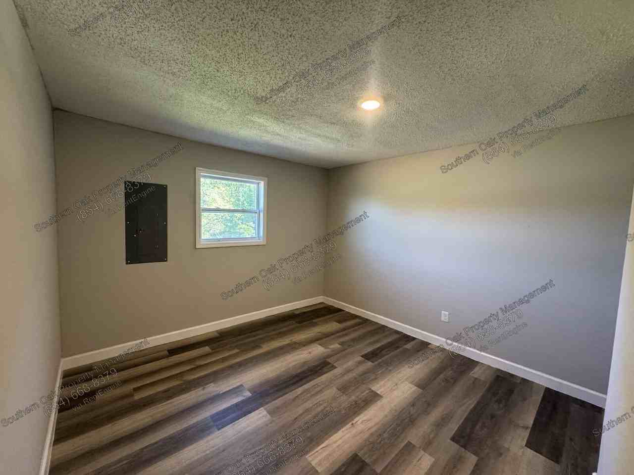 118 Harrys Dr - Photo 4 of 11