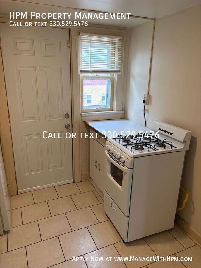 28 Grand Ave #3 - Photo 4 of 6